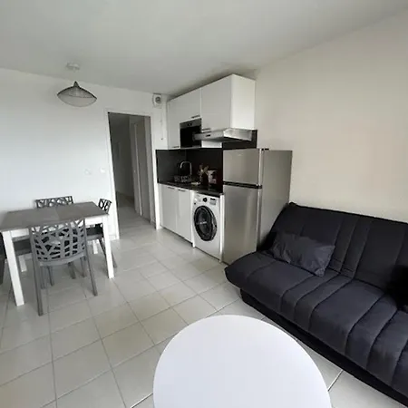 La Bocca: 2 Pieces Avec Terrasse Et Piscines - Fr-1-609-110 Appartement *