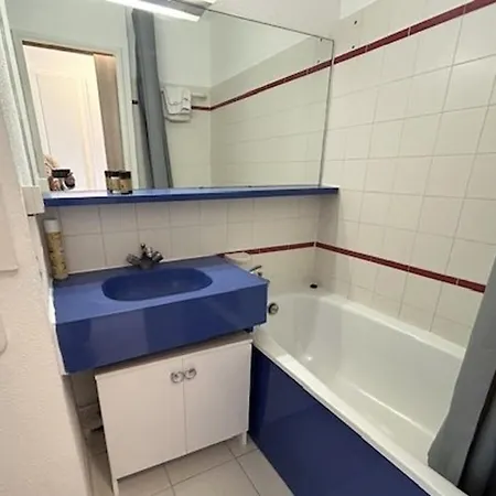 La Bocca: 2 Pieces Avec Terrasse Et Piscines - Fr-1-609-110 * Cannes